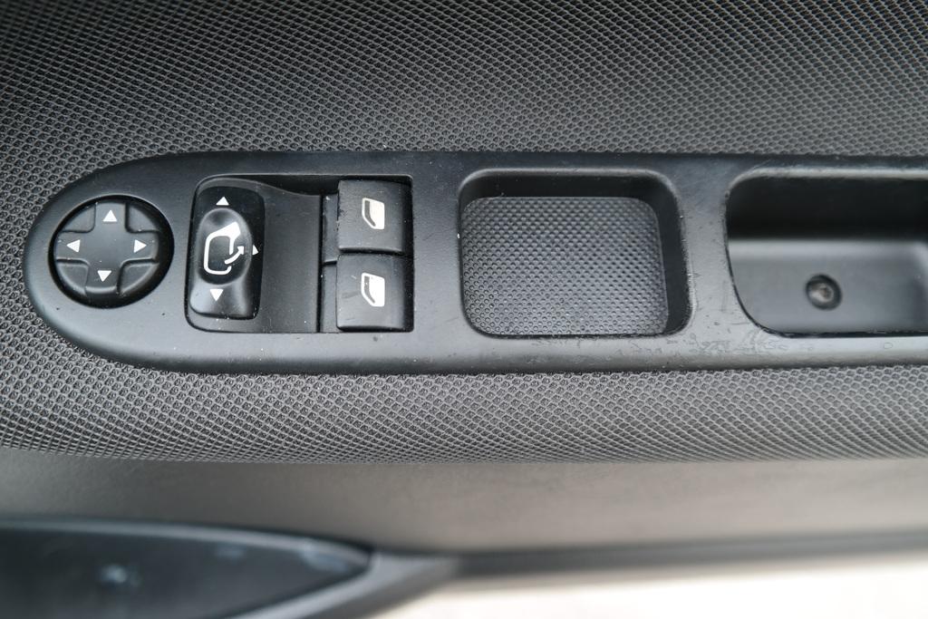 PEUGEOT 207 1.6 VTI CC