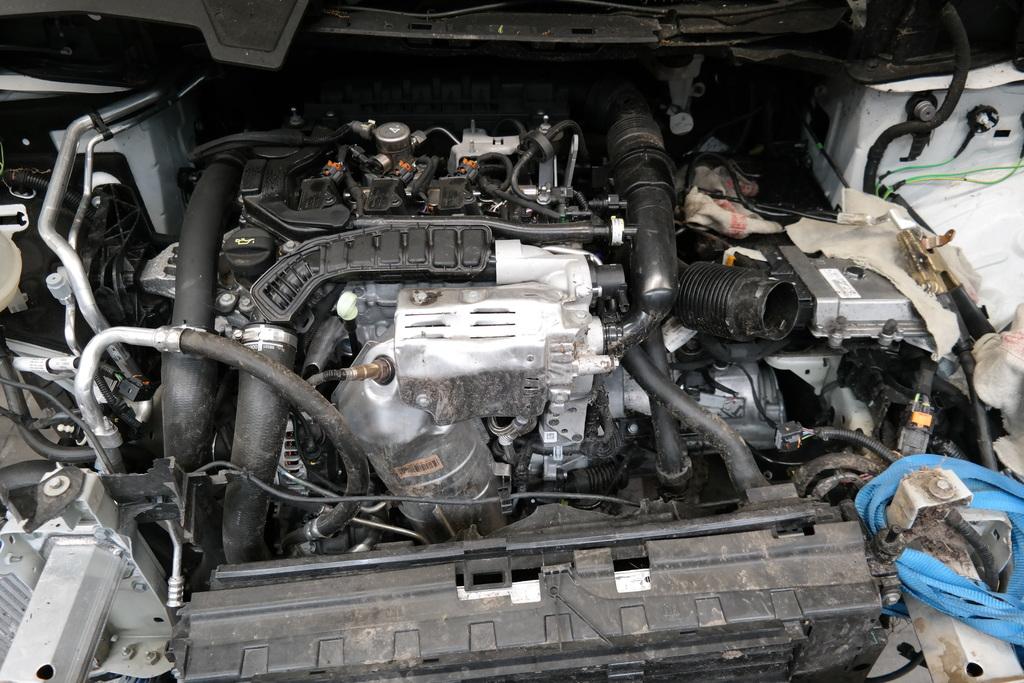 PEUGEOT 3008 P84E