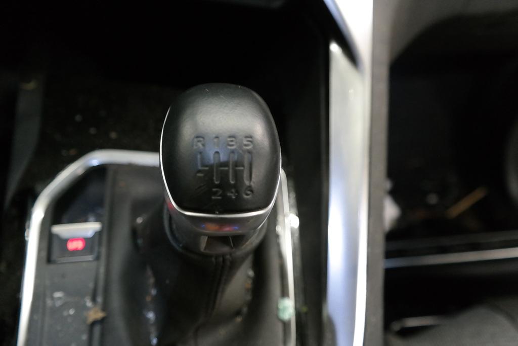 PEUGEOT 3008 P84E