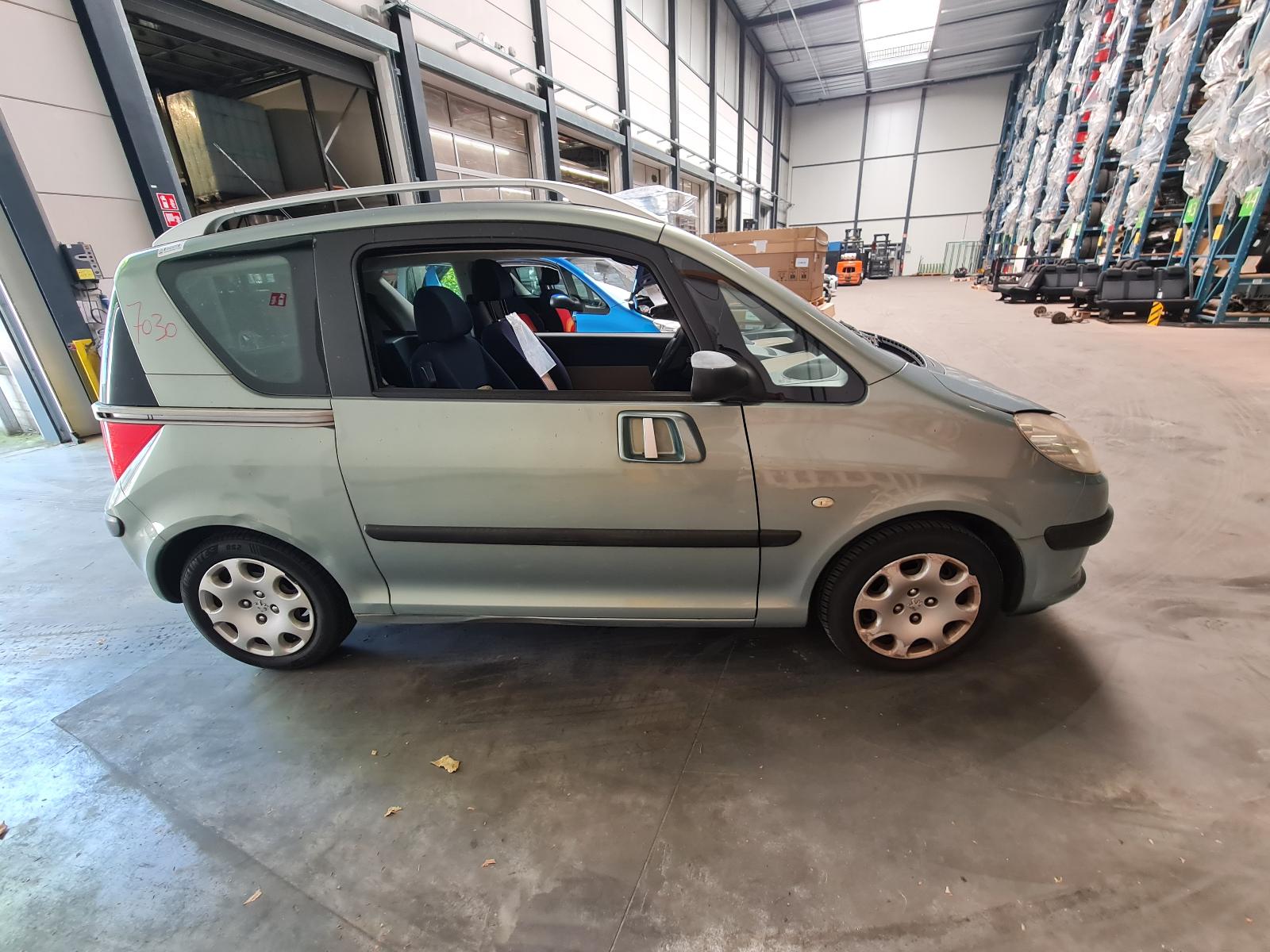 PEUGEOT 1007
