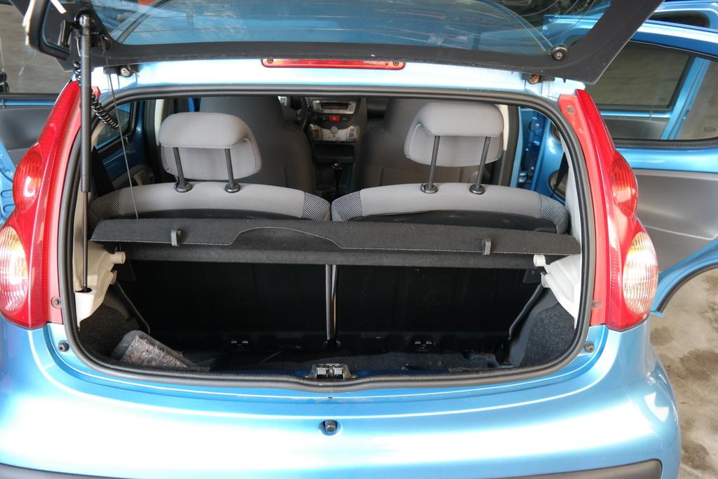 PEUGEOT 107 SEDAN