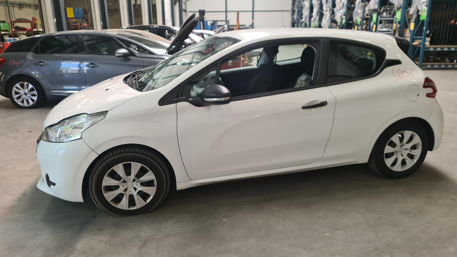 PEUGEOT 208 3 DRS SEDAN