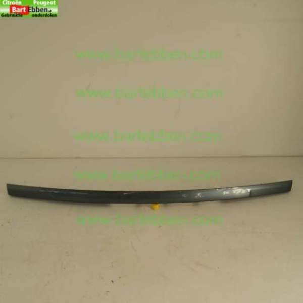 7 PERSOONS/ HANDGREEP/ SIERLIJST BOVEN KENTEKENPLAAT/ TYPE MET KLEP -EN RUITOPENER/ 9654872977 9654872877/ ZIE 8742N0