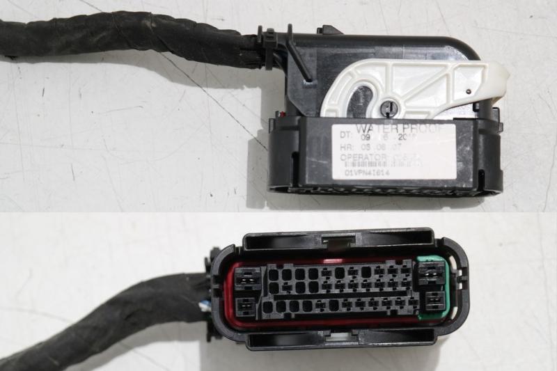 ABS UNIT STEKKER +DRAAD/ ZIT OP ZIE 1631852080 1631852180 C551