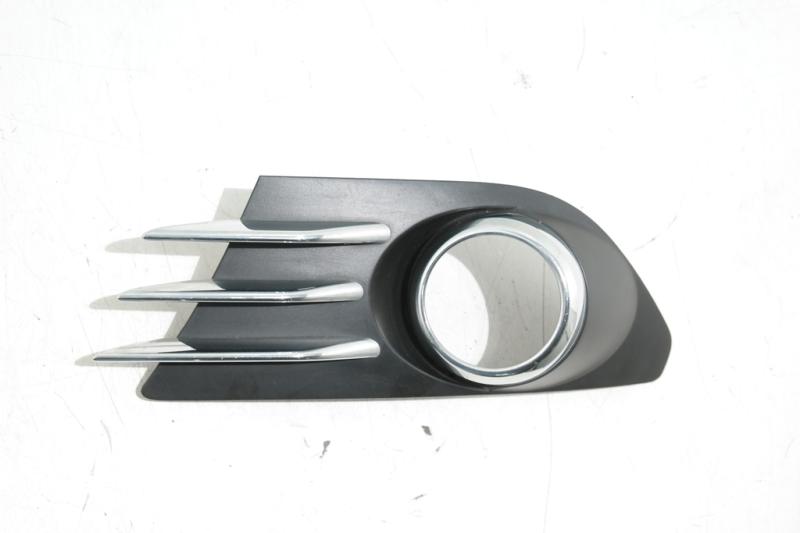 LIJST IN ONDERBUMPER INCL. CHROMEN OMRANDING MISTLAMP/ LINKS / ZIE 745305