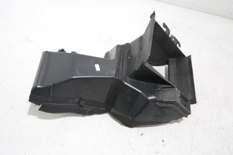 LUCHTGELEIDER TUSSEN BUMPER EN INTER KOELER/ ZIE 9814207980