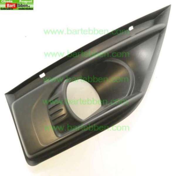OMRANDING MISTLAMP/ ZWART/ RECHTS/ 7-PERSOONS/ 9654196777/ ZIE 7414SC