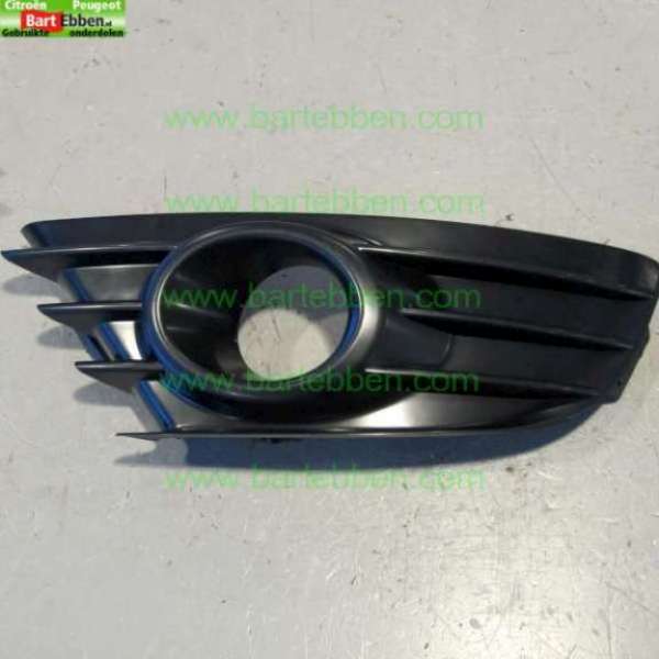 GRILL/ DEEL LINKS +MISTLAMPEN/ ZIE.7414JT