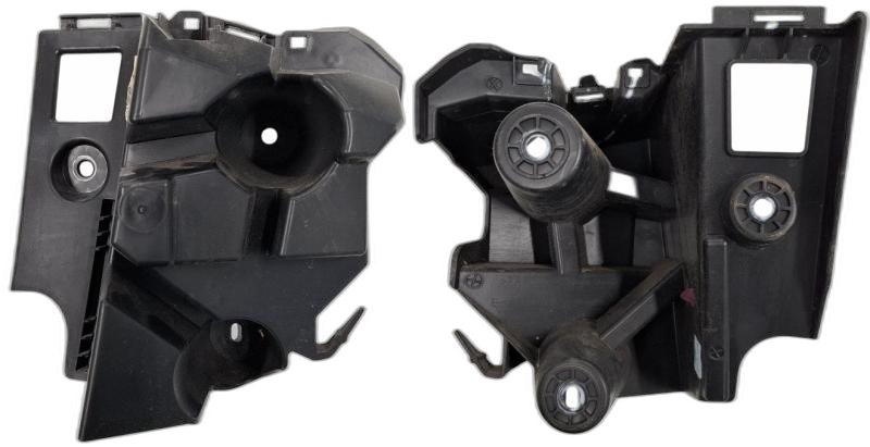 BUMPERSTEUN RECHTS OP CHASSIS ACHTERKANT/ 9839884080/ ZIE 1693176380