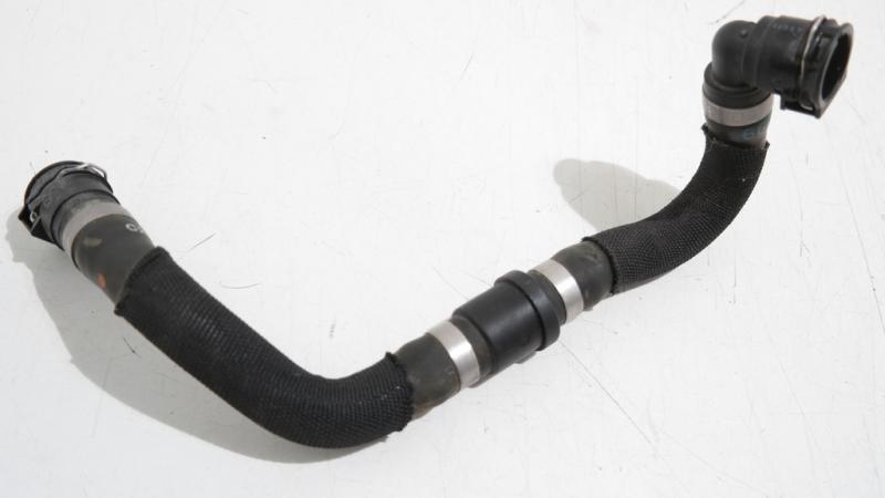 ELEKTRISCHE AANDRIJVING/ SLANG VAN VERDEELBLOK ONDER OBC ON-BOARD CHARGER NAAR RADIATEUR/ C1 C2/ ZIE 9826109980