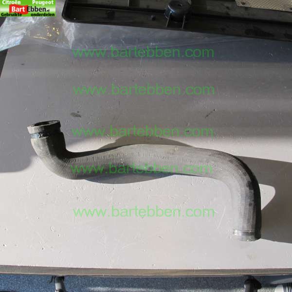 D 2.5 RADIATEUR LINKS ONDER ->WATERPOMPHUIS/ ZIE 135075
