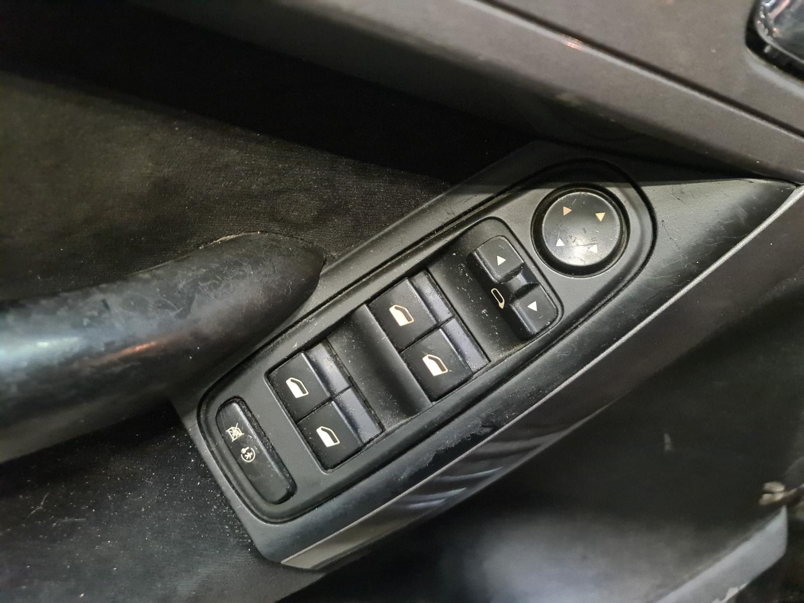 CITROEN C4 PICASSO FAMILIALE 5 PERSOONS