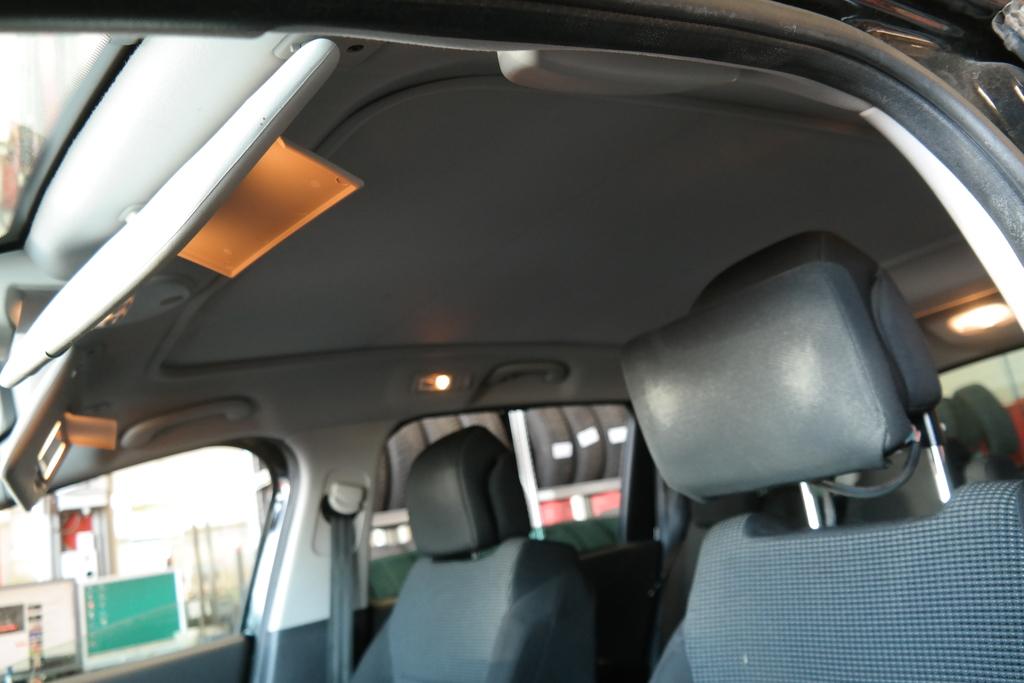 PEUGEOT 5008 1.6 THP 5P