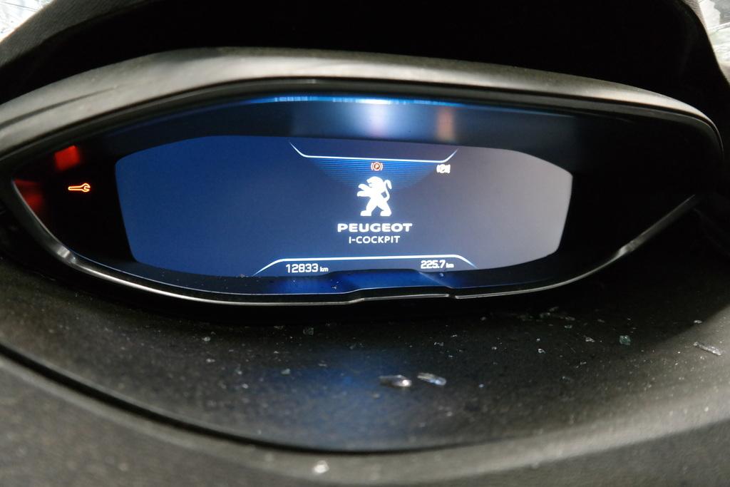 PEUGEOT 3008 P84E
