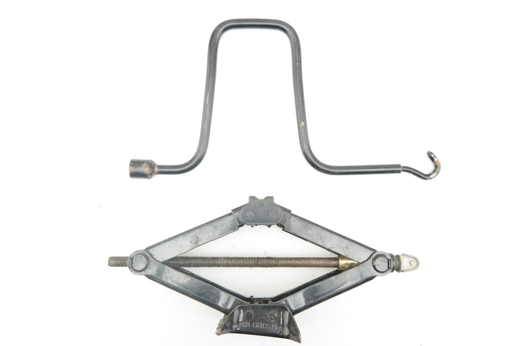 KRIK + SLEUTEL COMPLEET/ BOUTMAAT 19MM/ KRIK ZIE 672578/ WIELSLEUTEL ZIE 674228