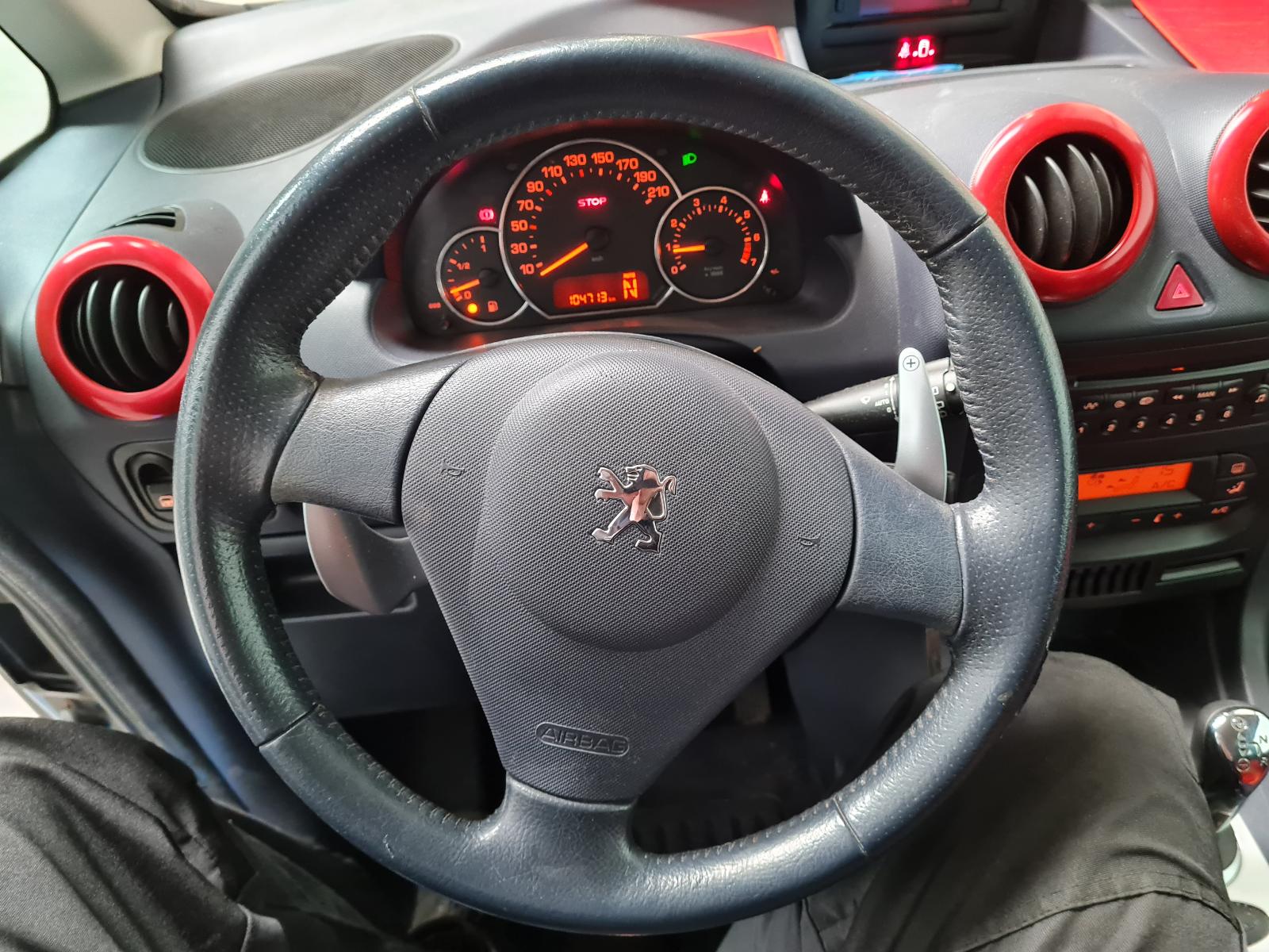 PEUGEOT 1007 PERSONEN AUTO 2 SCHUIFD