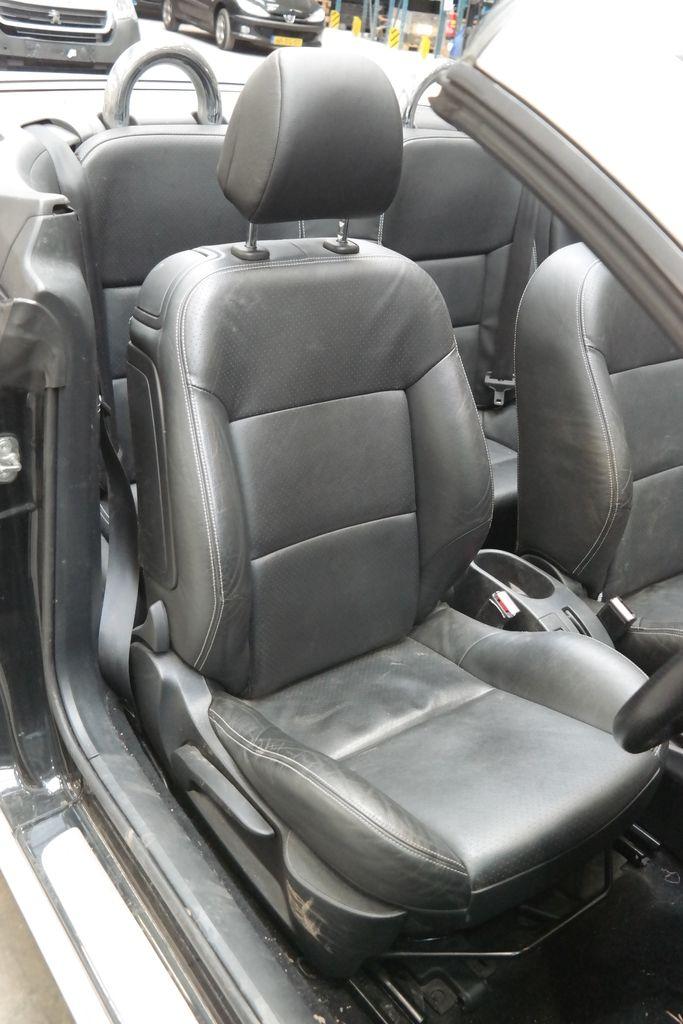 PEUGEOT 207 CC