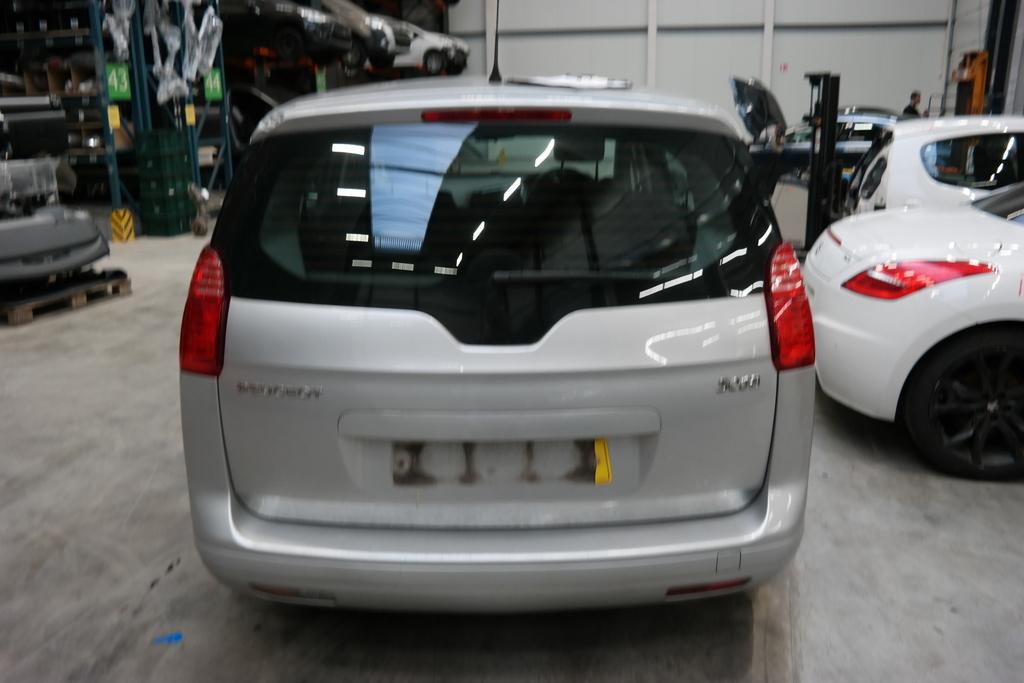 PEUGEOT 5008 RUIMTEWAGER VTI