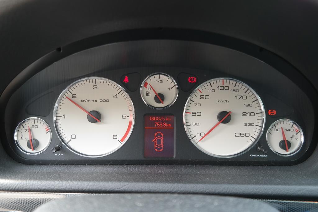 PEUGEOT 407 2.0
