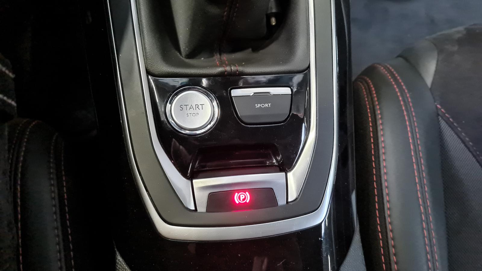 PEUGEOT 308 (T9) 308 (T9) 5DRS SEDAN GTI
