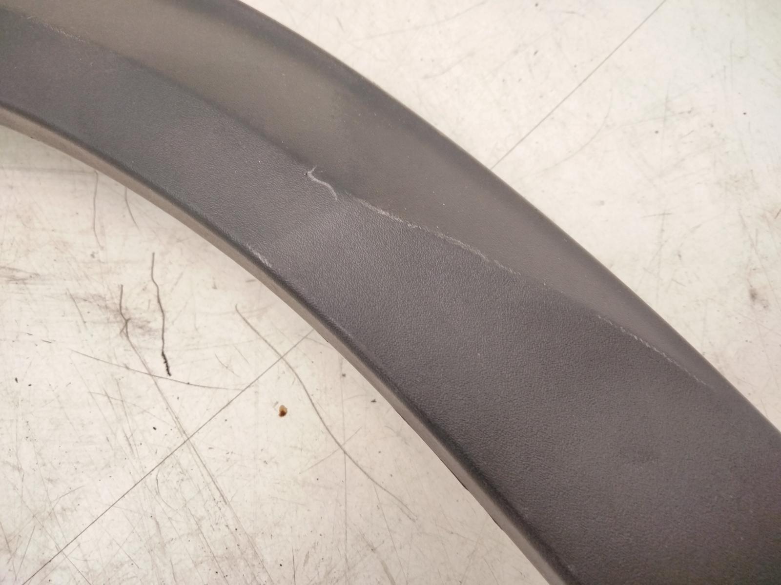 !ONGESPOTEN ZWART A2 PAAR KRASSEN !1 BEVESTIGINGSPUNT AFGEBROKEN. 9825736680 98257366XT