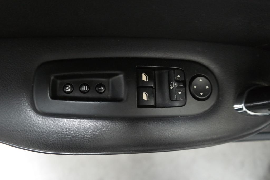 PEUGEOT 407 COUPE