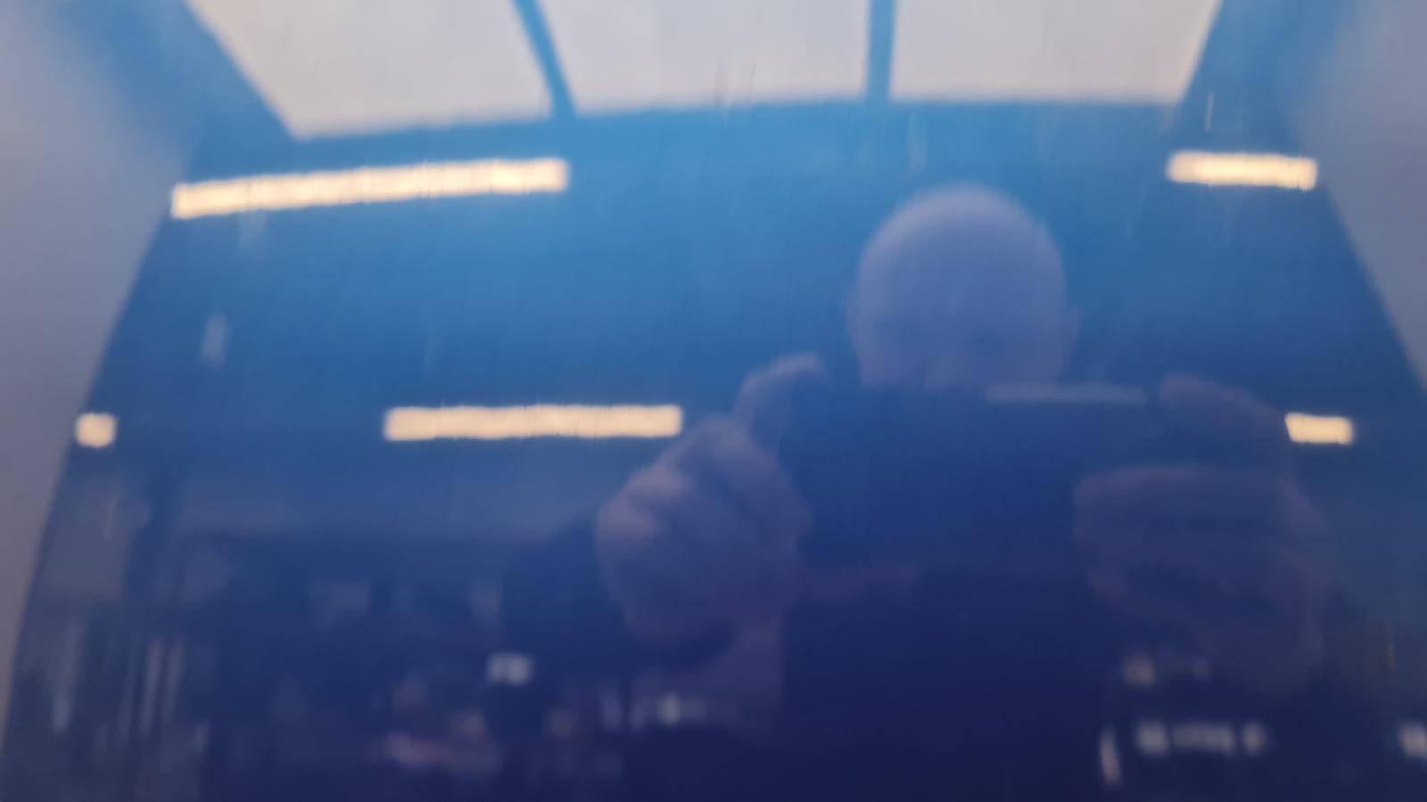 KGS BLAUW A2 5U1 KLEIN PUNTJES LAK ERAF AAN DE VOORKANT ZONDER SCHARNIEREN