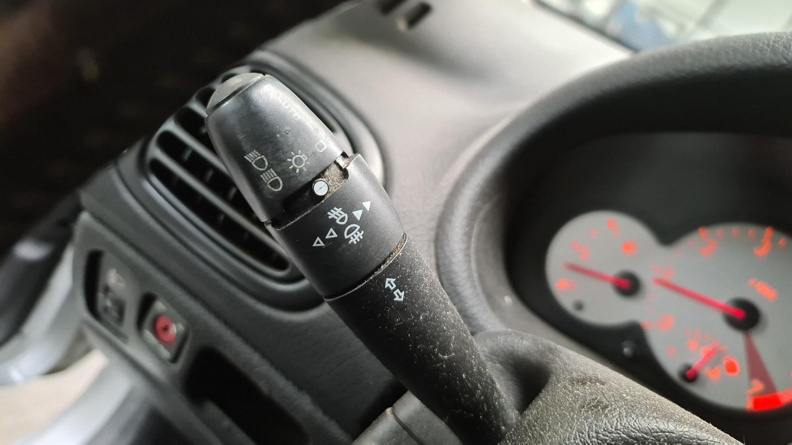 PEUGEOT 206 3 DRS SEDAN