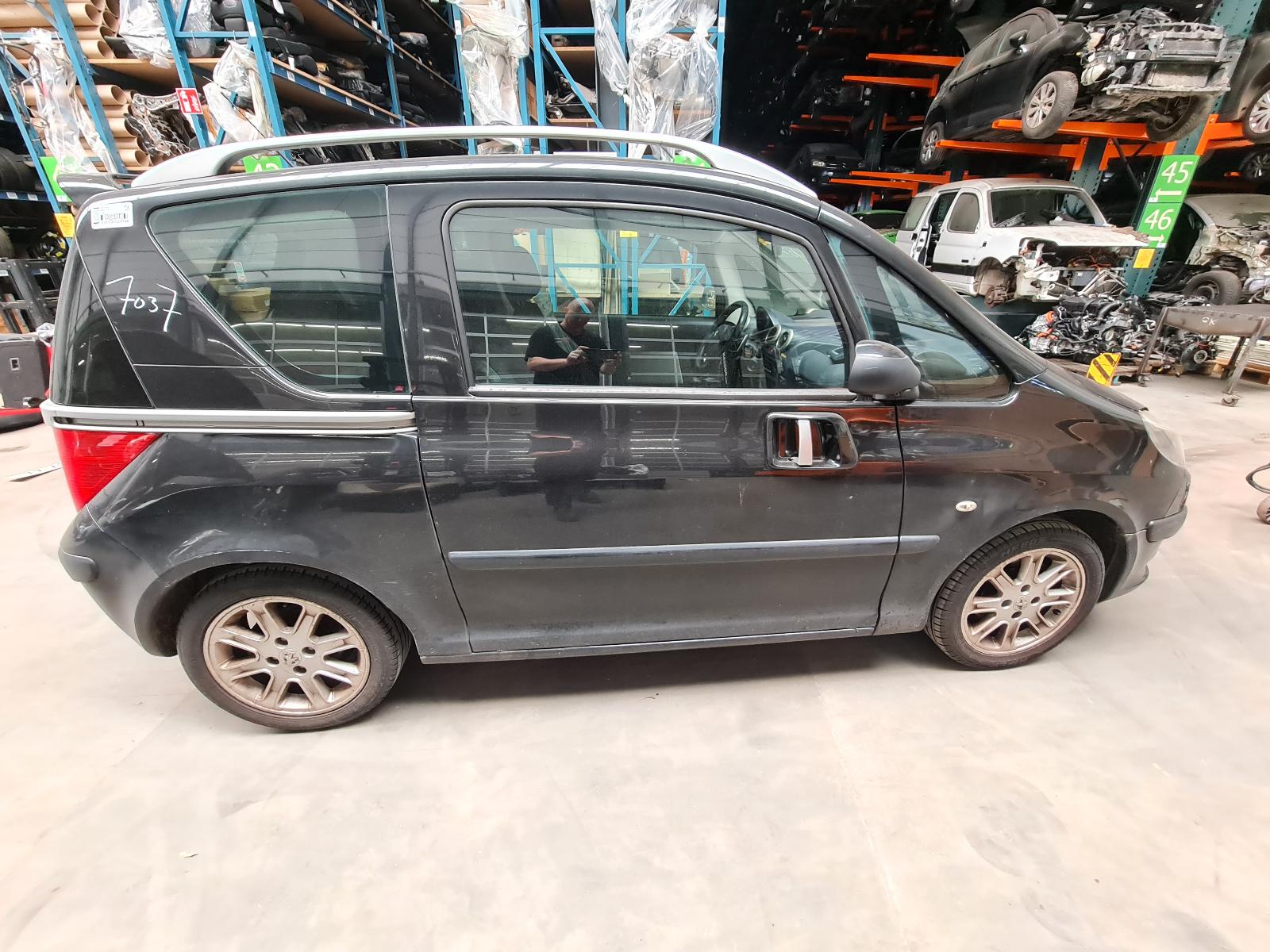 PEUGEOT 1007