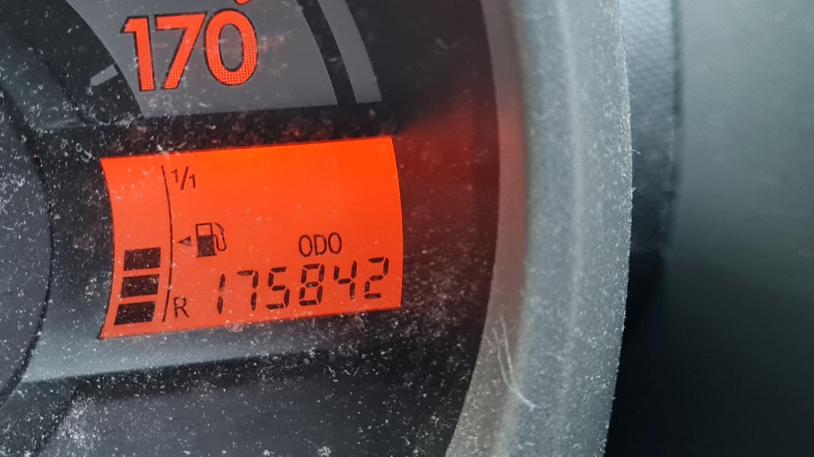 PEUGEOT 107 5DRS SEDAN