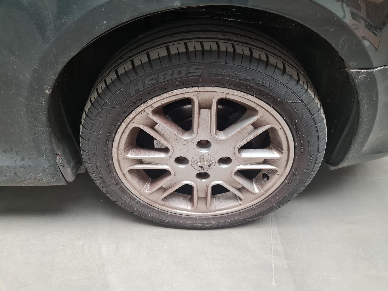 PEUGEOT 1007