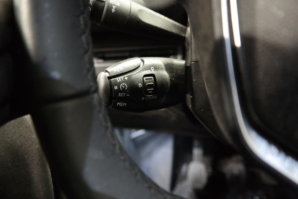 PEUGEOT 3008 P84E
