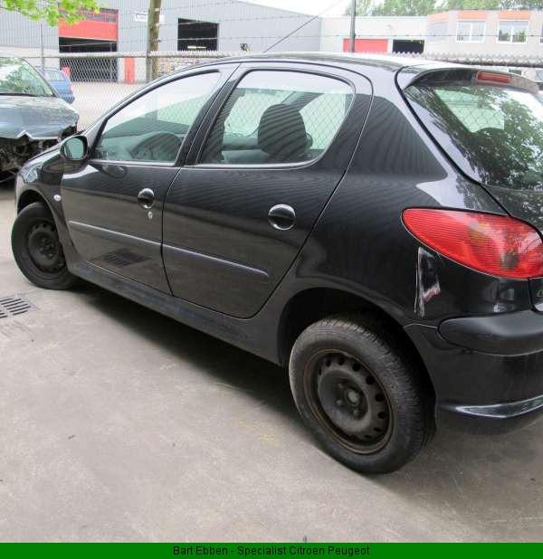 PEUGEOT 206 1.1 X LINE