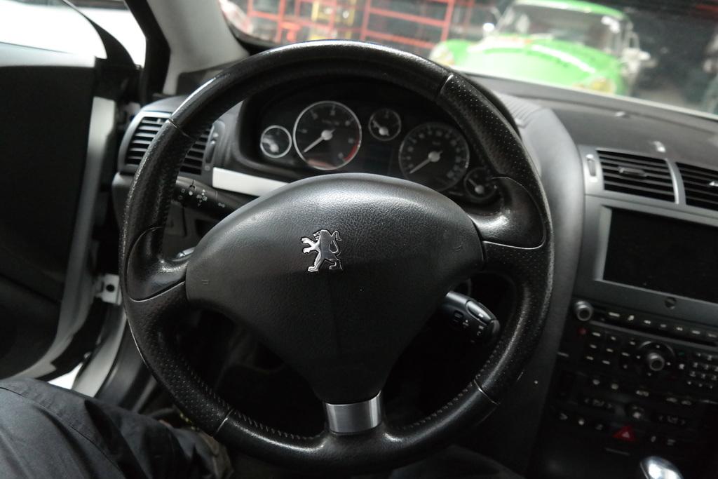 PEUGEOT 407 COUPE