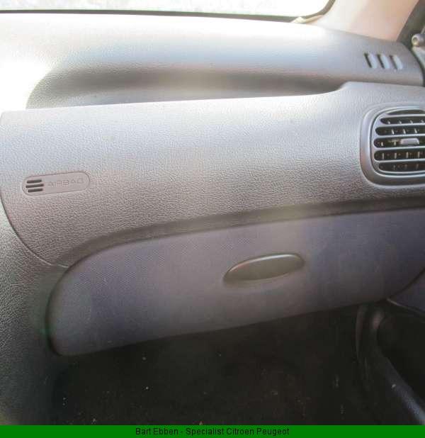 PEUGEOT 206 1.1 XR