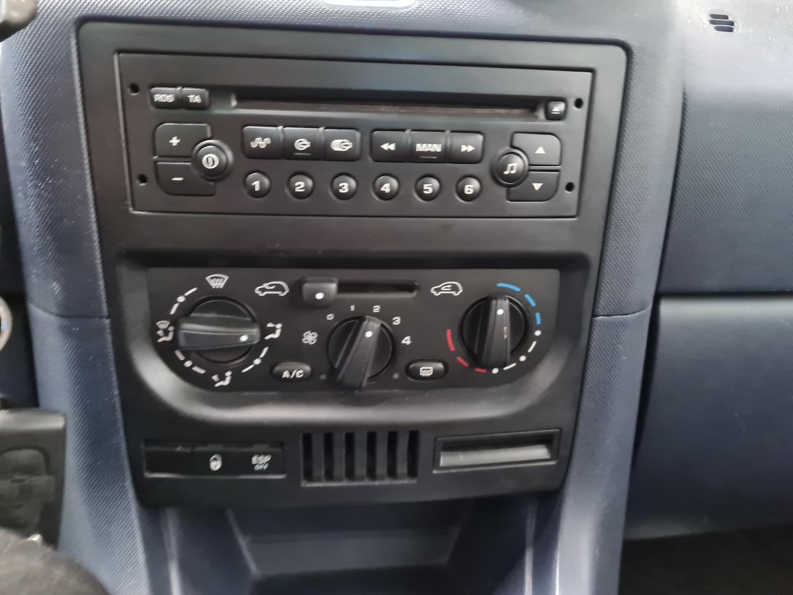 PEUGEOT 1007