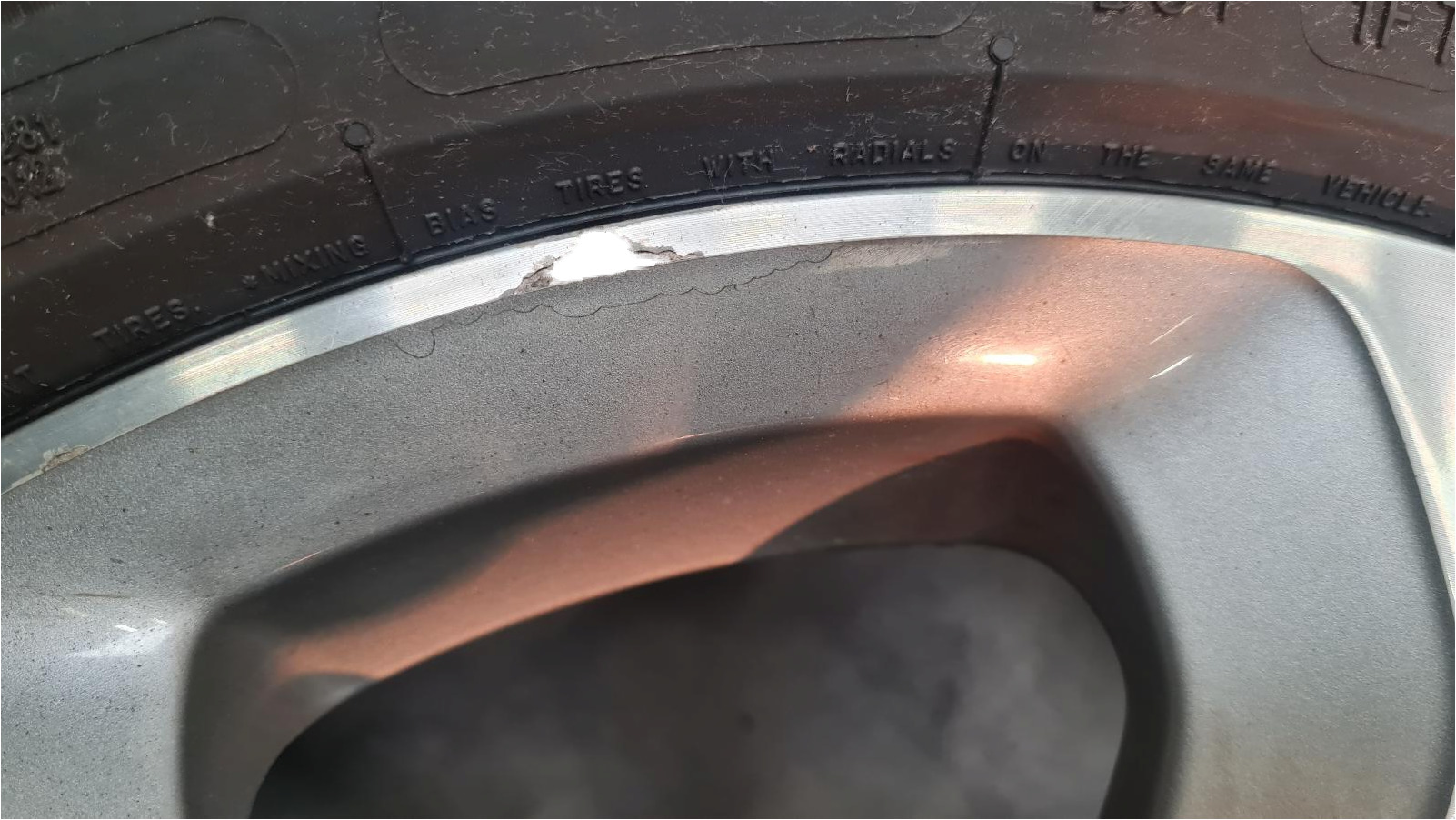 STOEPRANDSCHADE 4XSETPRIJS VELGEN 96737736VX MET BANDEN 195 55 16 MICHELIN E PRIMACY 195/55 R16 91H 2X 3.5MM 2X 5.5MM