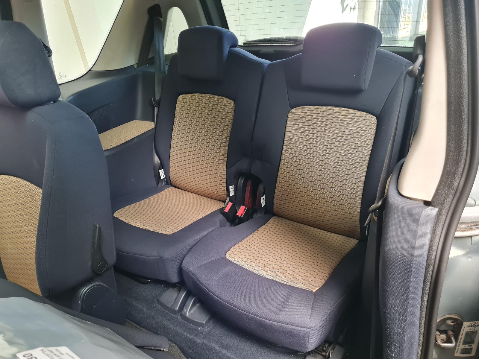 PEUGEOT 1007