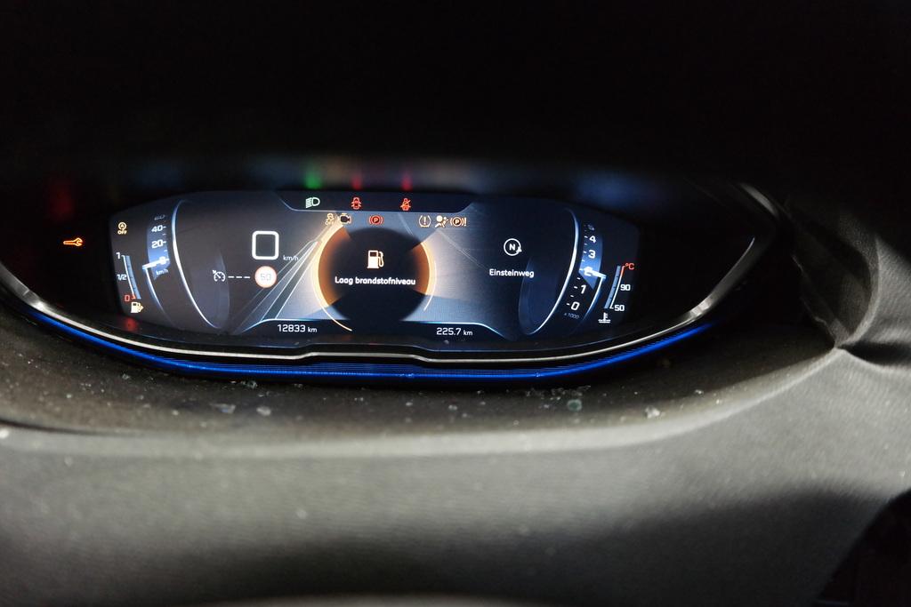 PEUGEOT 3008 P84E