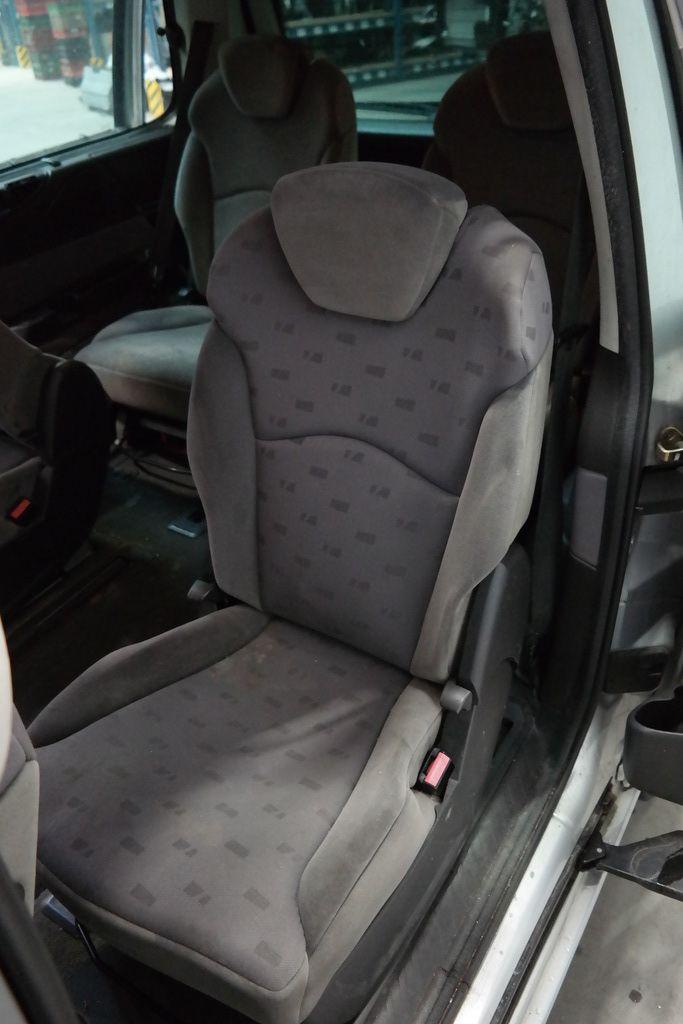 PEUGEOT 807 FAMILIALE