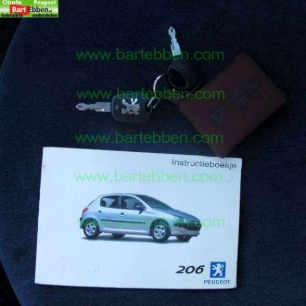 PEUGEOT 206