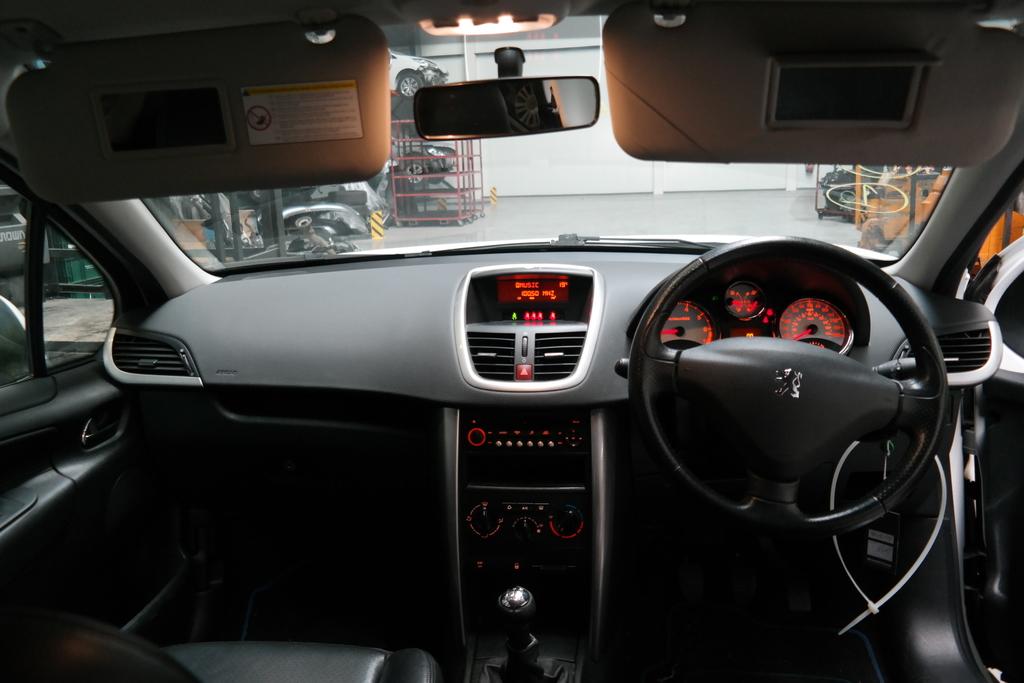 PEUGEOT 207 3 DEURS SEDAN