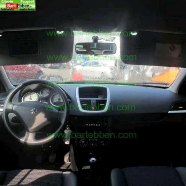 PEUGEOT 207 1.4 VTI