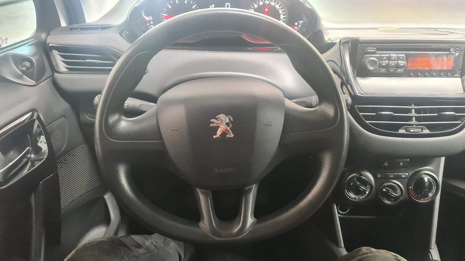 PEUGEOT 208 3 DRS SEDAN