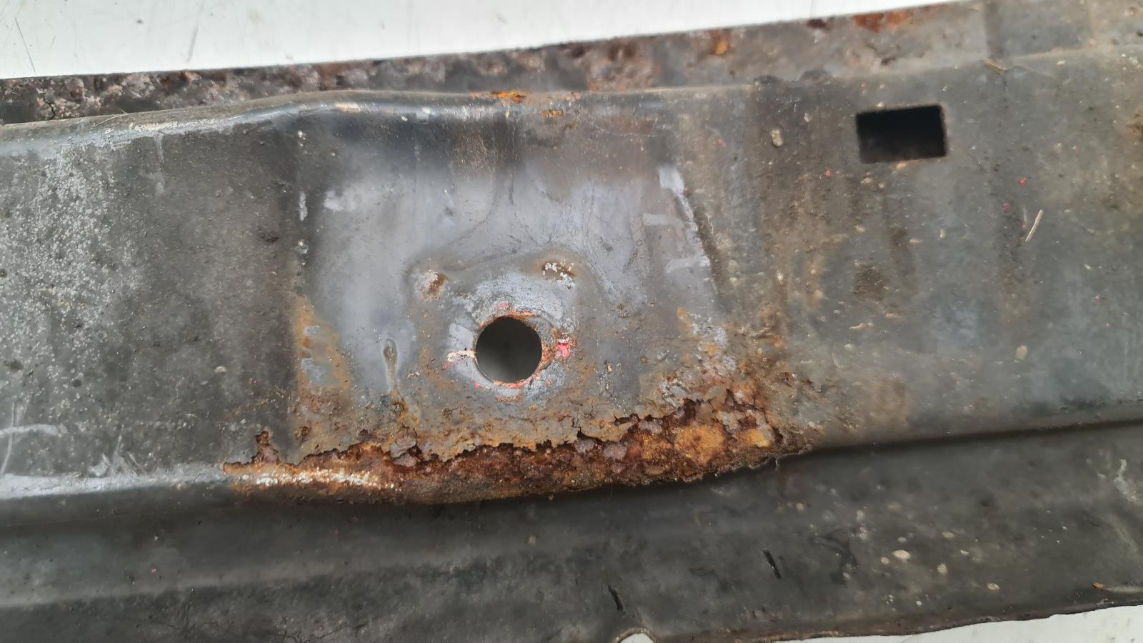 B2 OPPERVLAKIGE ROEST + PAAR DEUKJES MET STEUNEN BE