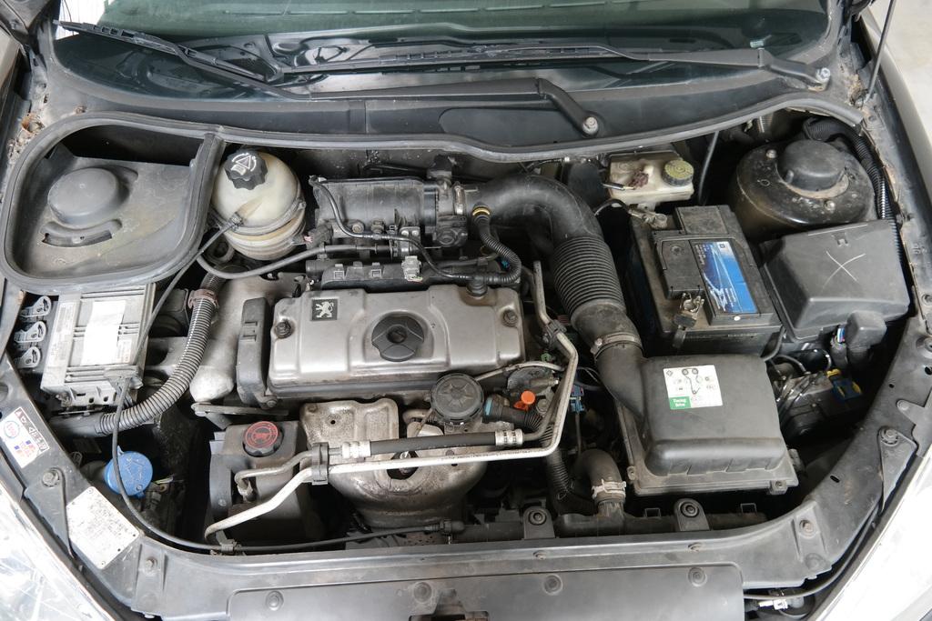 PEUGEOT 206 SEDAN