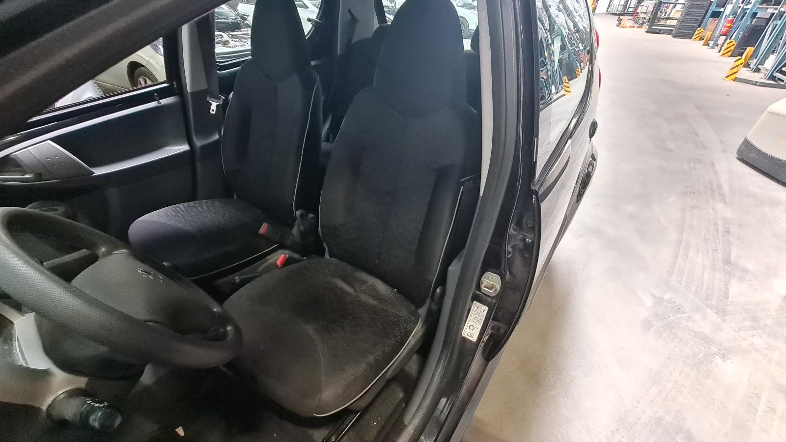 PEUGEOT 107 5DRS SEDAN
