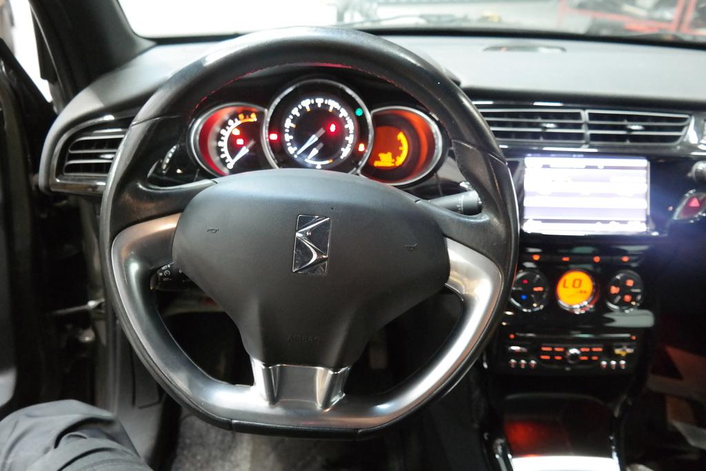 CITROEN DS3 SEDAN