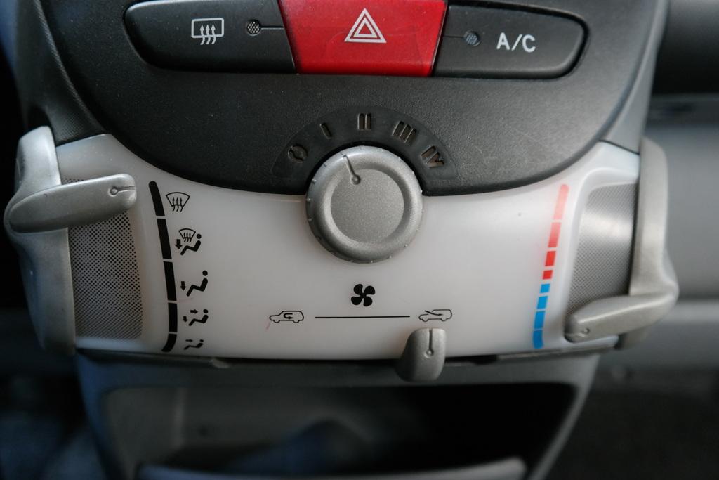 PEUGEOT 107 SEDAN