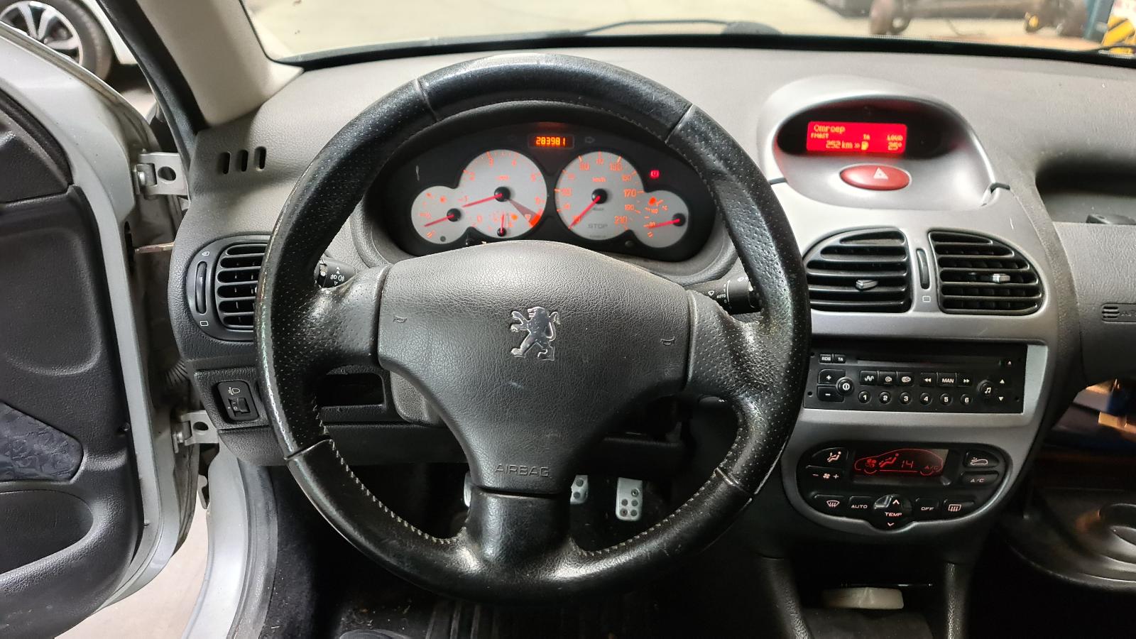 PEUGEOT 206 3 DRS SEDAN